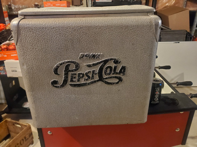 Pepsi-cola cooler in Arts & Collectibles in Mississauga / Peel Region