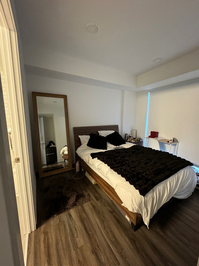 Master Bedroom in 2 Bed 2 Bath  in Room Rentals & Roommates in City of Toronto - Image 4