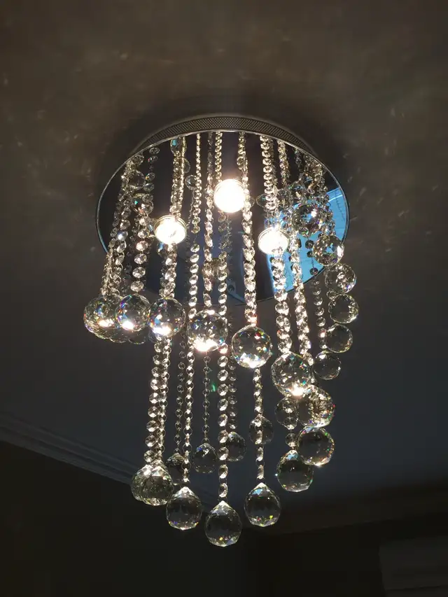 Plafonnier en crystal (neuf en boîte) in Indoor Lighting & Fans in Longueuil / South Shore - Image 3