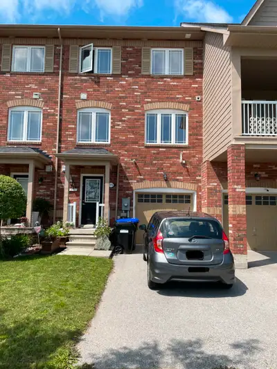 Very Nice 3 Bedroom Townhouse For Rent in Innisfil! July 15!
