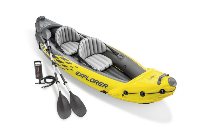 K2 Kayak pour deux personnes avec rames + pompe dans Sports nautiques  à Ville de Montréal