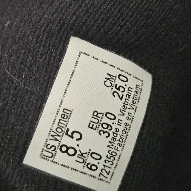 Vans  Hi Slim Canvas Skate Shoes  Womens 8.5 Black White in Women's - Shoes in Kitchener / Waterloo - Image 7