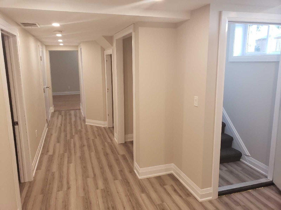 Beautiful Basement Apartment - Lakeview/Port Credit 3