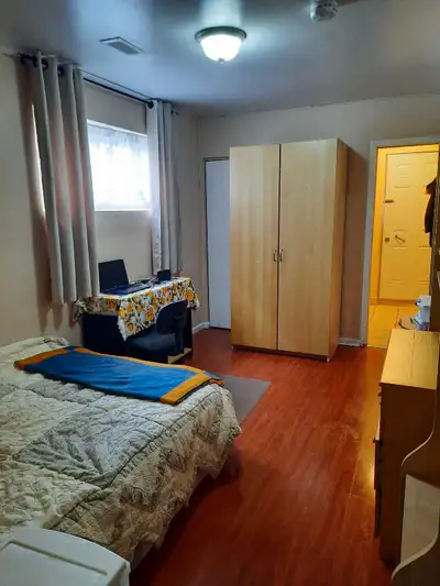 Furnished bachelor basem. apartm./ private entrance and bathroom