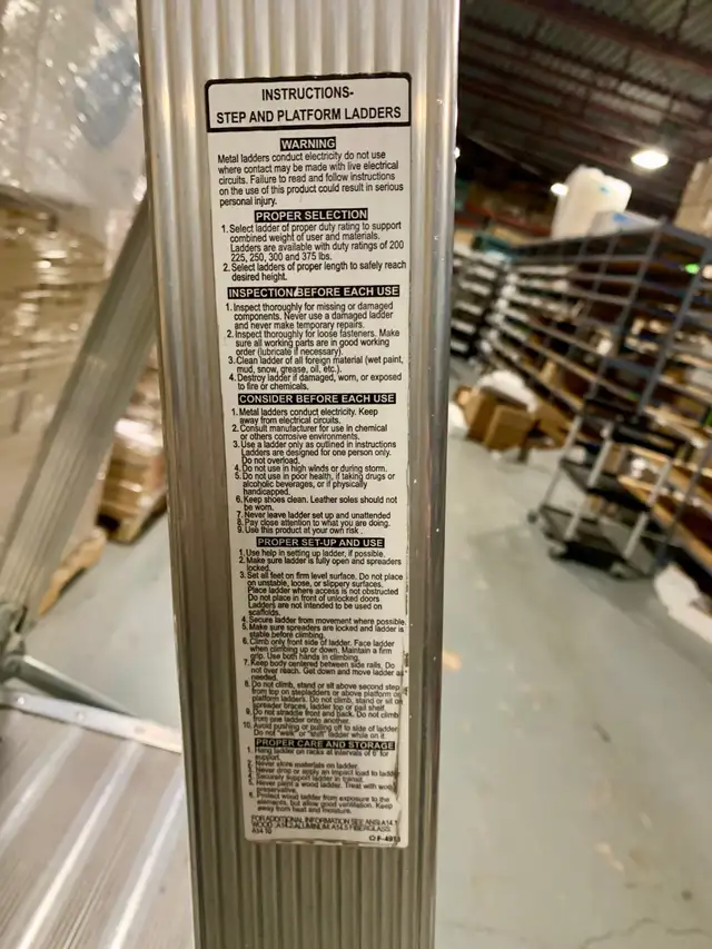 Louisville 3’ Aluminum Step Ladder – 300 lb Rated in Ladders & Scaffolding in Oakville / Halton Region - Image 6