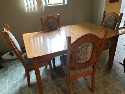 Table et chaises de salle à manger en chêne massif, View more