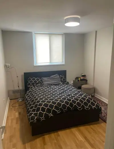 Big master bedroom for rent in downtown