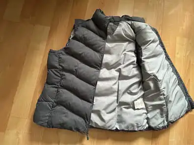 Wind River puffer vest XL $35, full-zip, T-Max Hyper-Dri in Women's - Tops & Outerwear in Oakville / Halton Region - Image 7