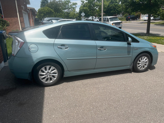 2013 Toyota Prius Plug-in HYBRID | ELECTRIC in Cars & Trucks in Mississauga / Peel Region - Image 4