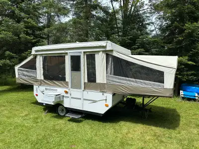 Selling my 2009 Rockwood Freedom 1940LTD pop up camper. In good condition, no leaks. Bought and used...