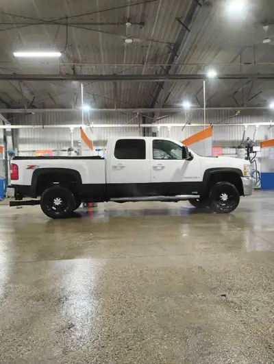 Awesome work truck up for grabs Absolutely NO blow by Alison transmission shifts amazing 4x4 works g...