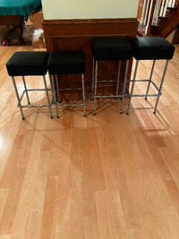 Comfortable metal and leatherette bar stools
