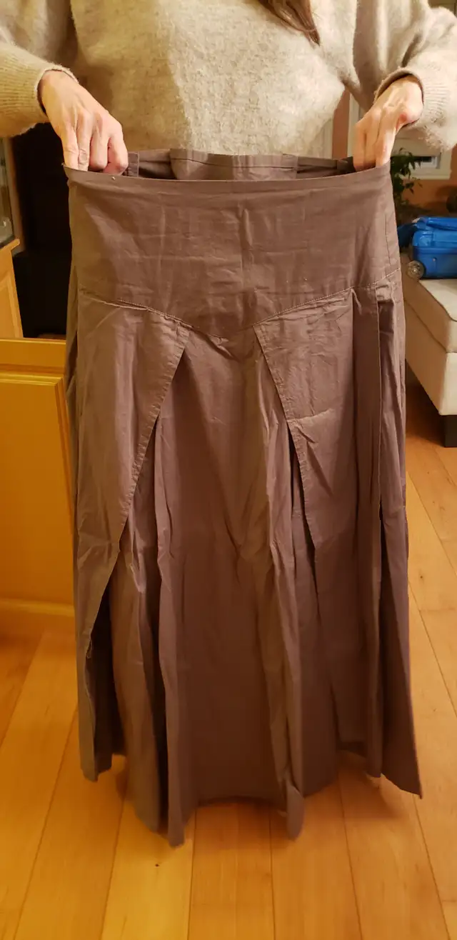 Superbe jupe médiévale in Women's - Dresses & Skirts in Longueuil / South Shore - Image 3