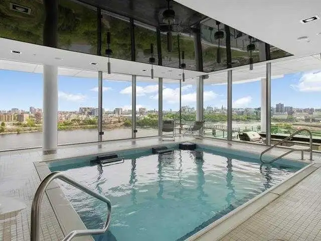 Luxury condo besides ottawa river/downtown in Long Term Rentals in Gatineau - Image 4