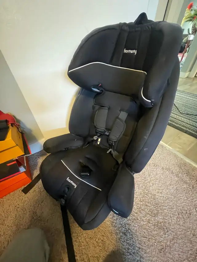 Harmony Car seat in Strollers, Carriers & Car Seats in Edmonton - Image 3