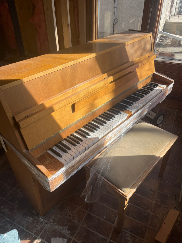 Free Piano  in Free Stuff in Winnipeg - Image 2