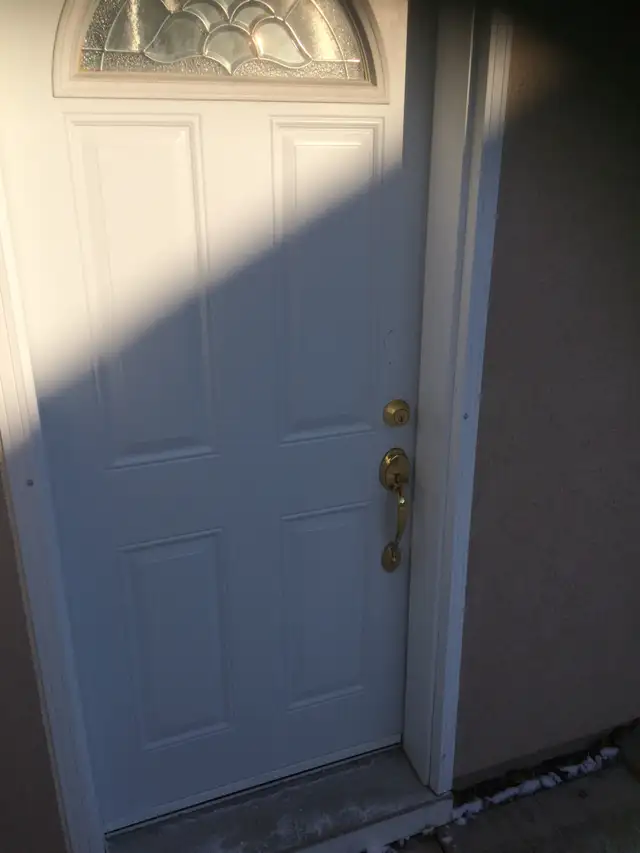 ROOM FOR RENT FOR FEMALE Near Kennedy & Danforth in Room Rentals & Roommates in City of Toronto - Image 3