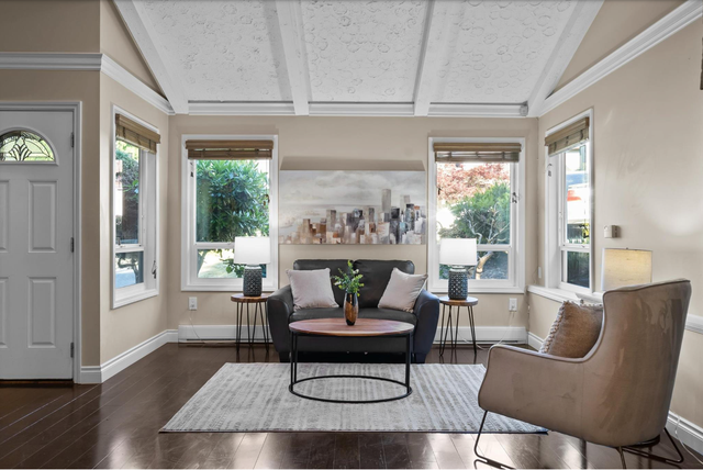 SUNSHINE HILLS HOUSE FOR RENT in Long Term Rentals in Delta/Surrey/Langley - Image 4