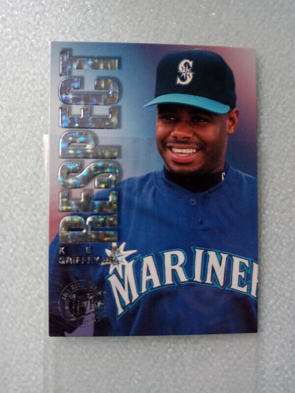 1996 Fleer Ultra Respect Gold Medallion Edition Ken Griffey Jr 2 in Arts & Collectibles in St. Catharines - Image 2