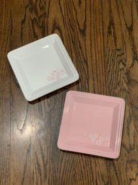 $250/2 New Le Creuset Sakura Square Plates Set of 2