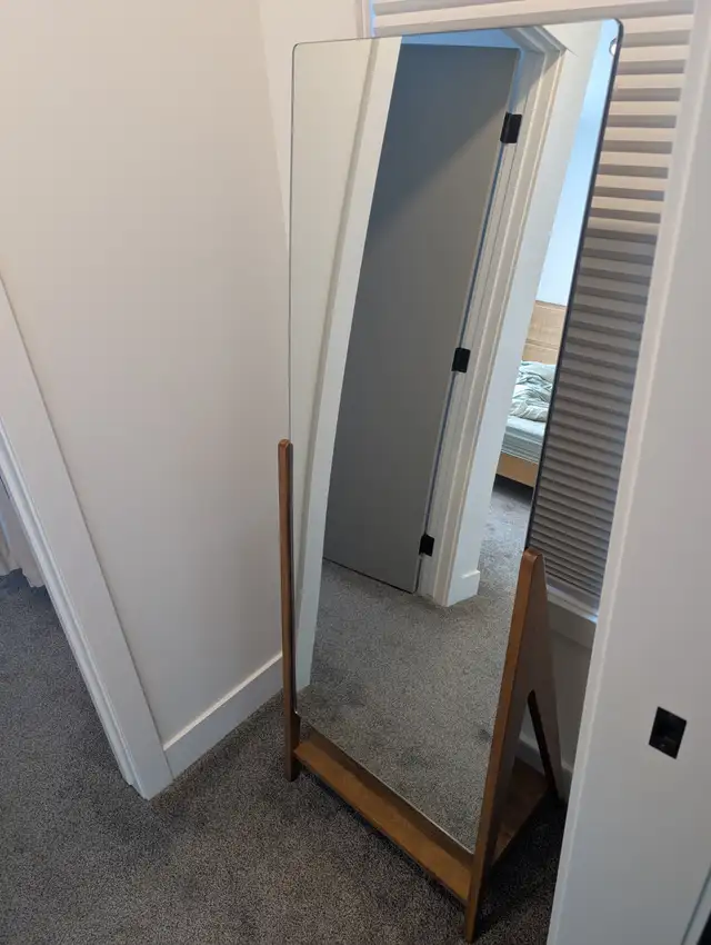 West Elm Free-Standing Wood Floor Mirror - Acorn Wood in Home Décor & Accents in Calgary - Image 5