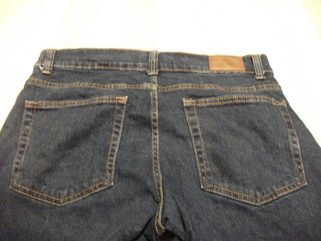 2 Paire de Jeans pour Homme et soulier en cuir noir homme 10 dans Hommes  à Sherbrooke - Image 4