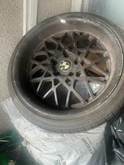 Bolt pattern 5x120mm Tire size 225 40 18