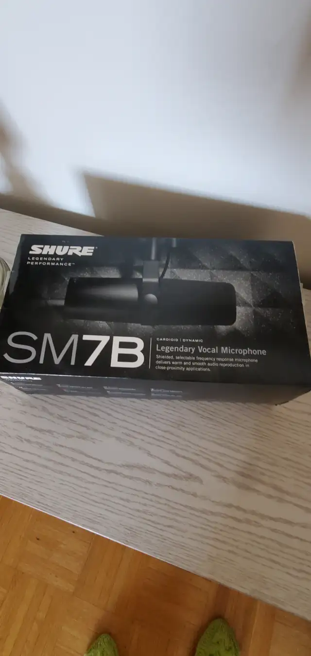 Shure SM7B Microphone in Pro Audio & Recording Equipment in City of Toronto - Image 2