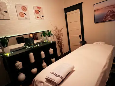Massage therapist massotherapeute, View more