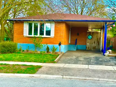 Fallingbrook Drive, Waterloo – Established Living in Lakeshore South Set in one of Waterloo’s most d...