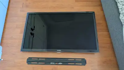 Samsung 46" TV , View more