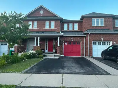 TOWNHOUSE w/ Finished basement -Mississauga(heartland)