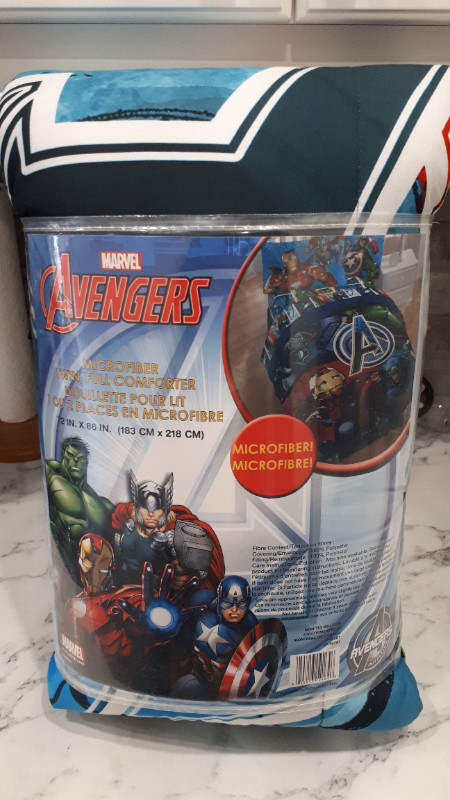 AVENGERS COMFORTER, SHEET AND DRAPES SET in Bedding in Peterborough