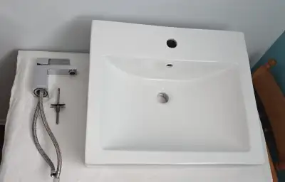 Évier de comptoir type vasque avec robinet, View more