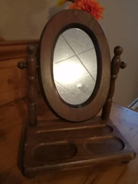 Antique - Little mirror and table for make-up or jewelry