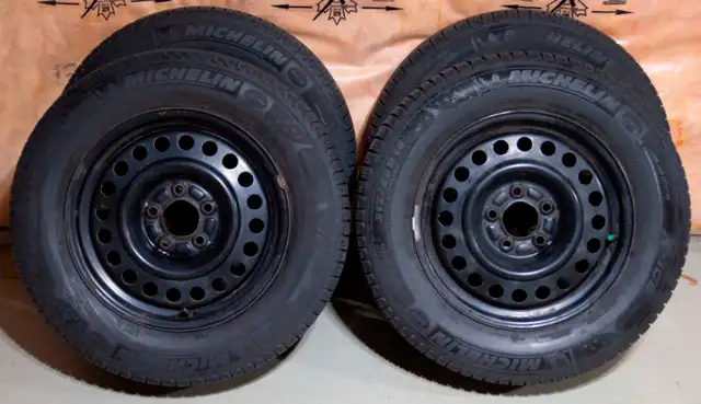 Winter Tires – Michelin X-ICE X13 – 215 65 R16 and Steel Wheels in Tires & Rims in Kitchener / Waterloo - Image 2