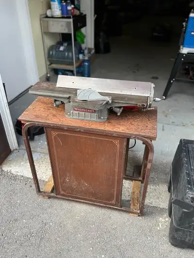 Delta Planer/Jointer - Runs well, View more
