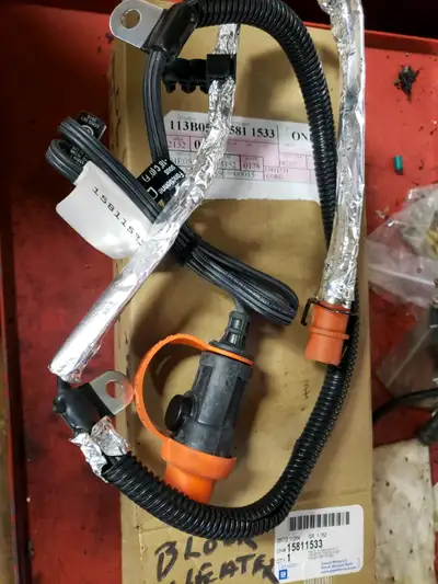2006 H2 Hummer block heater and heater cord kit. Still new in the box sold the truck so don't need i...