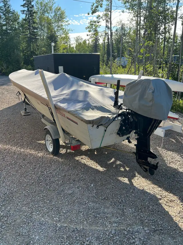 Great fishing boat in Powerboats & Motorboats in Meadow Lake - Image 3