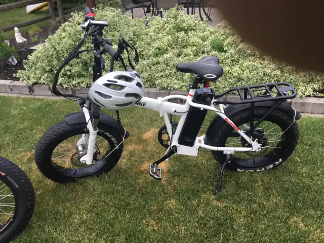 NEW PRICE - HIS AND HERS E-BIKES AND CARRIER62863275627138122