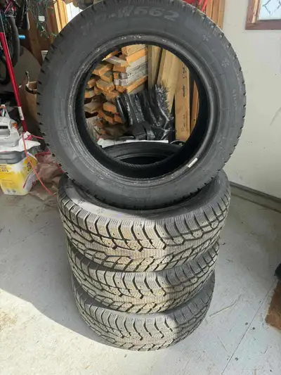 4 Winter tires Mirage MR-W662 205/55R/16 4 pneus d'hiver Used 1 season utiliser 1 saison