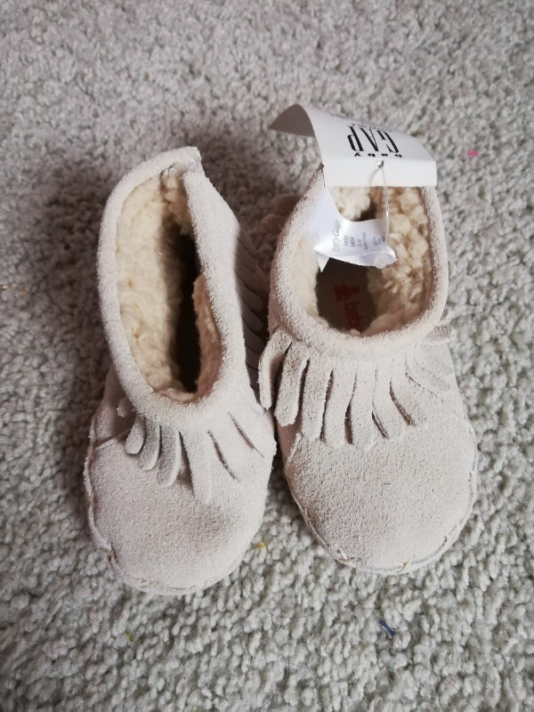 ***Brand New***Gap baby girl boots size 6 - 12 months in Clothing - 6-9 Months in Mississauga / Peel Region
