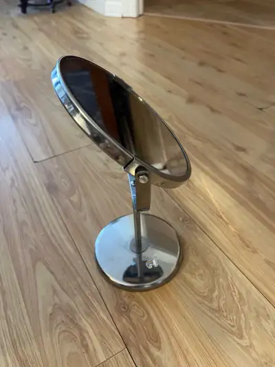 Mirror for makeup and daily use