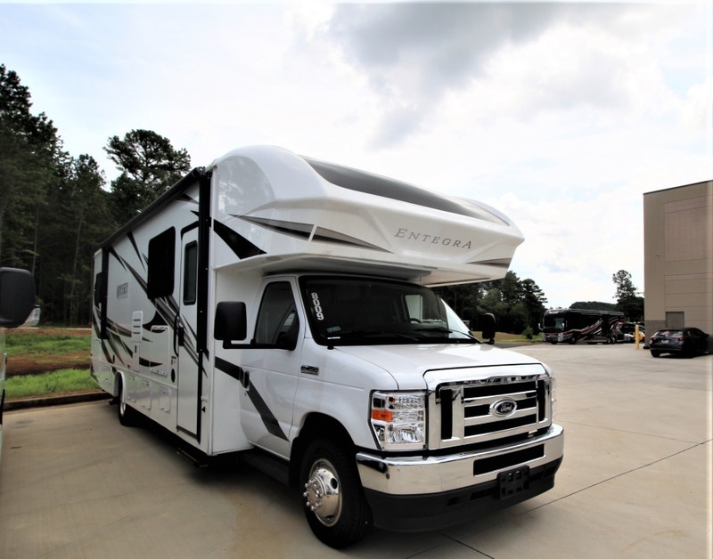 31F 2022 Entegra Odyssey **Bunk Bed ** Hydraulic Jacks** RVs