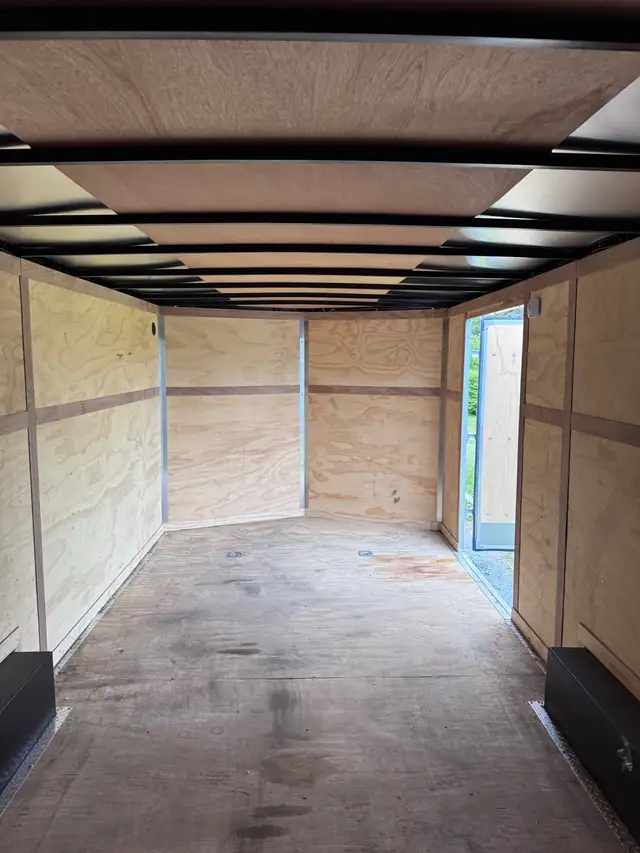 20 ft enclosed trailer in Cargo & Utility Trailers in Yarmouth - Image 9