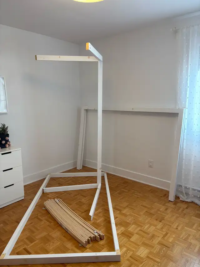 Lit cabane / maison Montesorri pour enfant in Beds & Mattresses in Longueuil / South Shore - Image 7