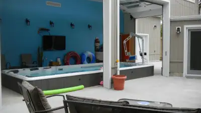 A Beautiful 2 bedroom apartment with Parking, Indoor Pool, Furnished, Queen beds new matresses, no r...