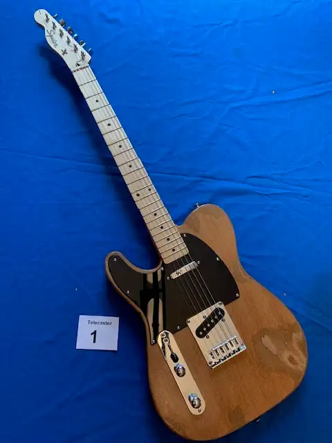 1   Fender Squier Telecaster Road Worn Lefty in Guitars in Ottawa - Image 4