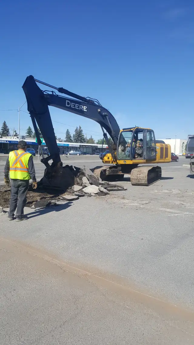 LAND DEVELOPMENT- EARTHWORKS in Interlock, Paving & Driveways in Calgary - Image 11