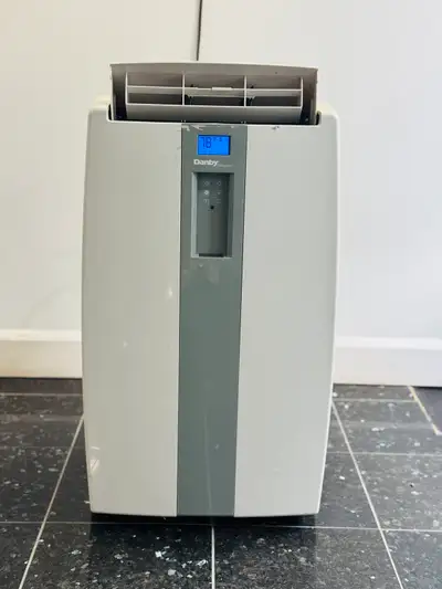 Danby Portable Air Conditioner 3-en-1 with Remote / Accessories, View more